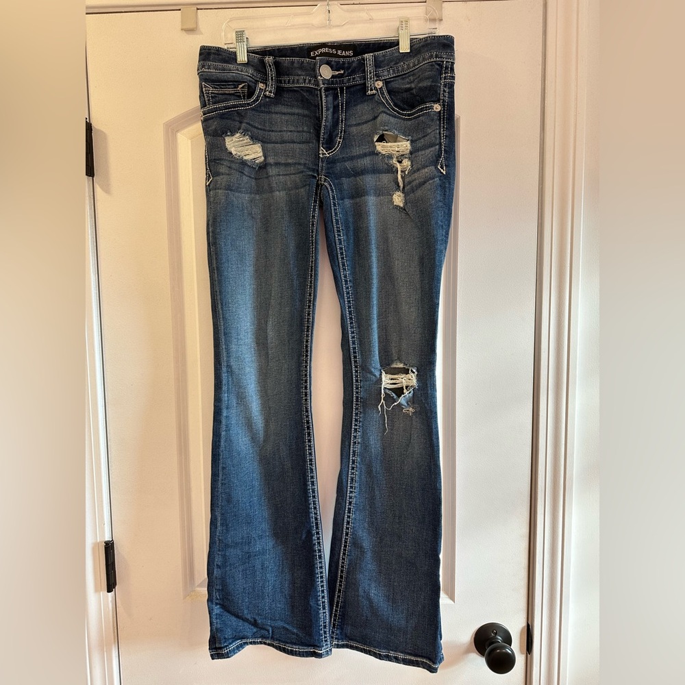 EUC Express low rise distressed bootcut jeans. Smoke free home